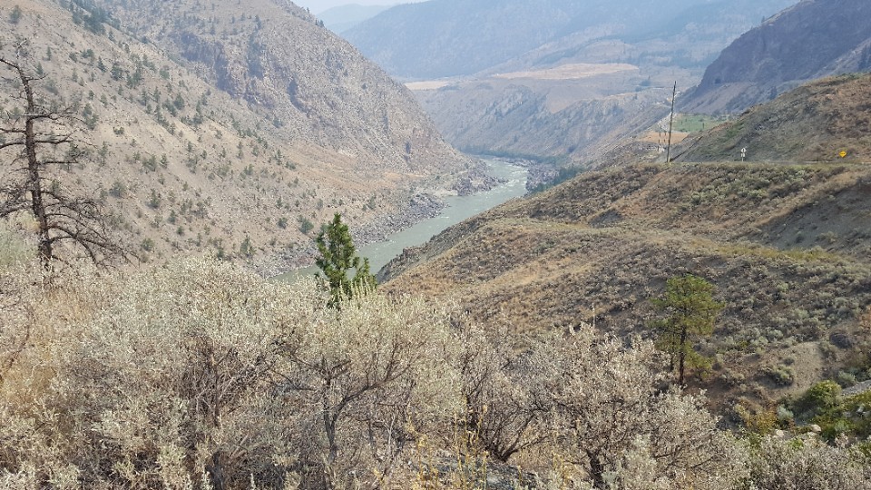 Marble canyon met op de achtergrond North Thompson River