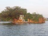 met een bootje op de Parfumrivier