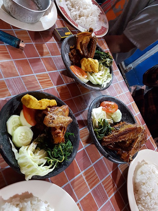 Selamat makan