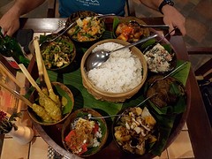 Een Indische rijsttafel. Super heerlijk !!