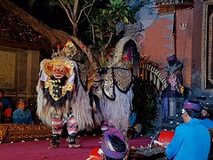 Legong en Barong Dance