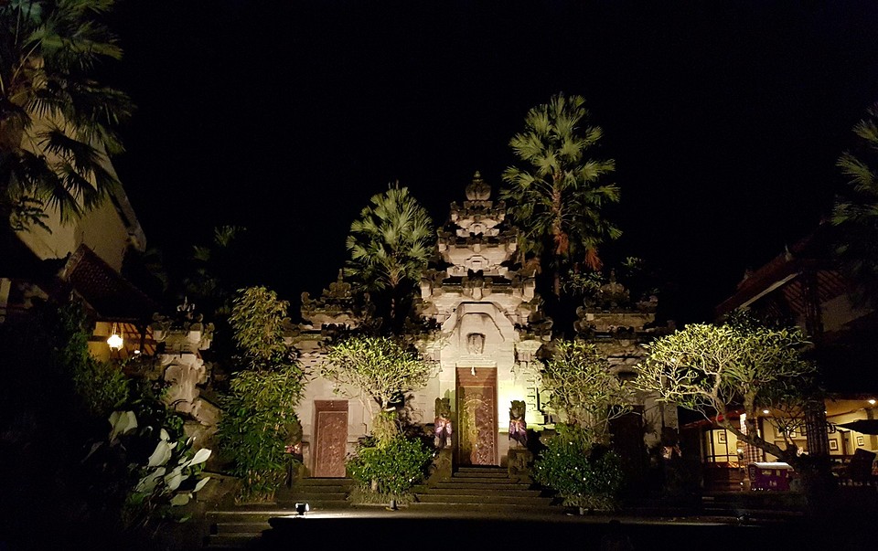 Prachtig verlichte tempel