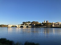 Sur le Pont d’Avignon on y dance…..