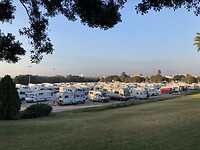 De enorme camperplaats in Malaga
