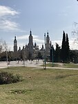 El Pilar zie je al van verre