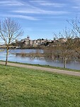 Fietsen langs de Main met zicht op Angers