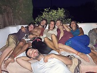 Chillen op een feestje