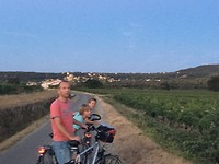 Geen avondeten in het dorp: lekker stukje fietsen voor een hapje eten.