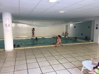 Binnenzwembad bij 30 graden.