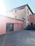 AEFCDB31-F8EA-4F1A-8879-79D5D5099D0E