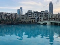 lake burj khalifa