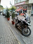 GS parking voor ons hotel.