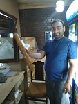 Trots liet de bakker ons zijn baguette zien