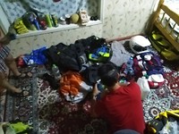 De chaos in onze kamer waar een inpak paniek toesloeg