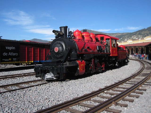 train to Latacunga