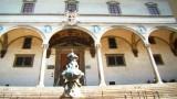 Ospedale degli Innocenti + fontein van Tacca