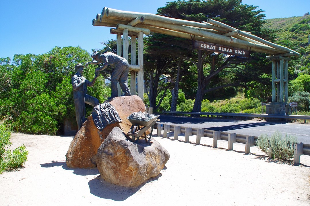 Memorial arch at Eastern View