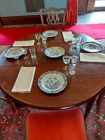 Stapeltje eetkamer