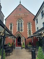 Restaurant in een kerk in Skibbereen