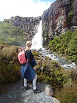 Waterval wandeling naar Lake Tama
