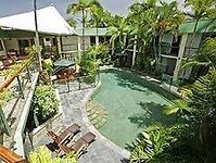 bay village tropical tetreat Cairns