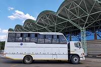 De safaribustruck :) ons vervoermiddel de aankomende 24 dagen