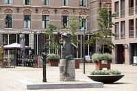 DSC08587-01