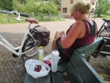 Kersen eten te Maasband