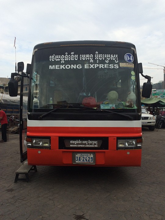 Public bus met alweer WiFi en zelfs een reisleidster.