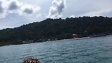 Na het duiken op boot terug naar eiland.