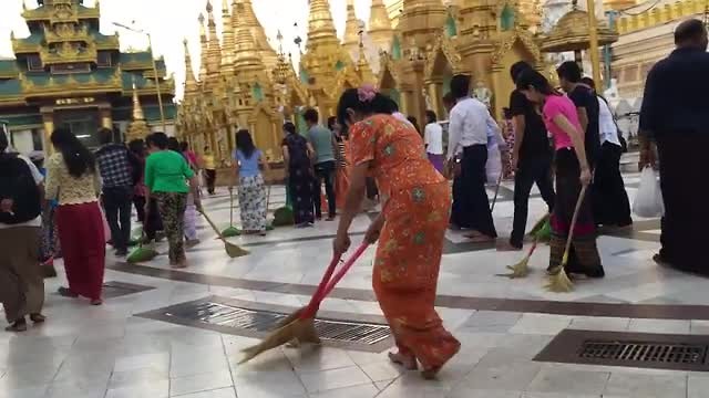 Shwedagon Pagoda Yangon