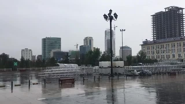 Genghis Khan Plein in de regen
