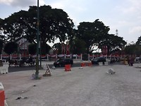 Heel Indonesië hangt vol met vlaggen, dit in het kader van de onafhankelijkheid 17 augustus.