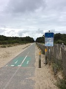 Het fietspad langs het strand