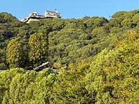 13 oktober - het kasteel van Matsuyama bovenaan de horizon