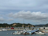18 oktober - Naoshima - de rode pompoen van Yayoi Kusama aan de haven