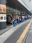 19 oktober - Takamatsu - rij van koopjesjagers voor de winkel