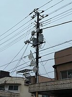 26 oktober - Odawara - elektriciteitsvoorziening in Japan - met mooie straatlantaarns erbij