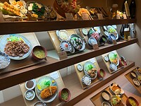 07 oktober - Fukuoka - 07 - etalage van een restaurant met 'voorbeeld-eten'