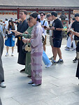 09 oktober - Dazaifu - 06 - Tempelgangers in kimono