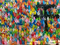 10 oktober - Hiroshima - 17 - Sadako vouwde heel veel kraanvogels, maar haalde de 1000 niet