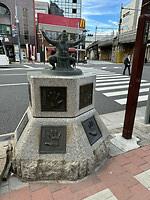 29 oktober - Tokyo - 17 - Overal in Tokyo staan Sumo-standbeelden