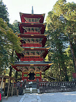 30 oktober Nikko - 11 - Pagode met 5 verdiepingen uit 1818 (pagode uit 1650 brandde in 1815 af)