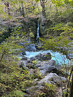 30 oktober Nikko - 23 - Wandeling langs de rivier