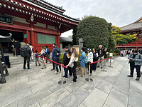 31 oktober Tokyo - 06 - Weer in de rij voor een stempel