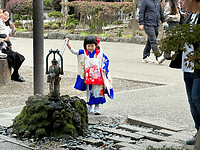 31 oktober - Tokyo - 08 - Nóg een kind in feestkledij