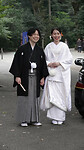 31 oktober - Tokyo - 19 - Bruidspaar bij de tempel (fotosessie?)