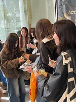 01 november - Tokyo - 10 - Hier wordt gehandeld in doorzichtige bollen met ? inhoud