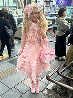 01 november - Tokyo - 16 - Dit kawaii-meisje wilde graag poseren