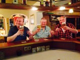 Aan de bar met een biertje en een schnaps ;-)